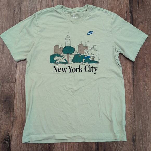 Nike New York City NYC Adult Medium Shirt City Skater Graphic Art Drawing Run - Picture 1 of 6